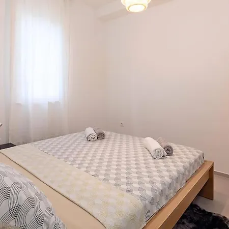 Bina *