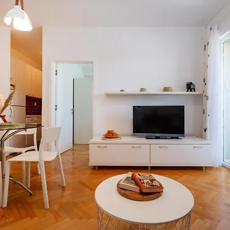 Apartment Bina