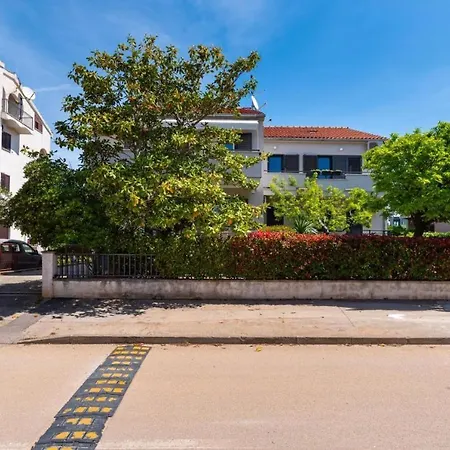 Bina Apartment *